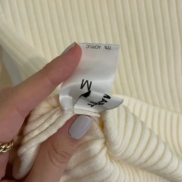 Off the shoulder ruffle sweater - Picture 3 of 3